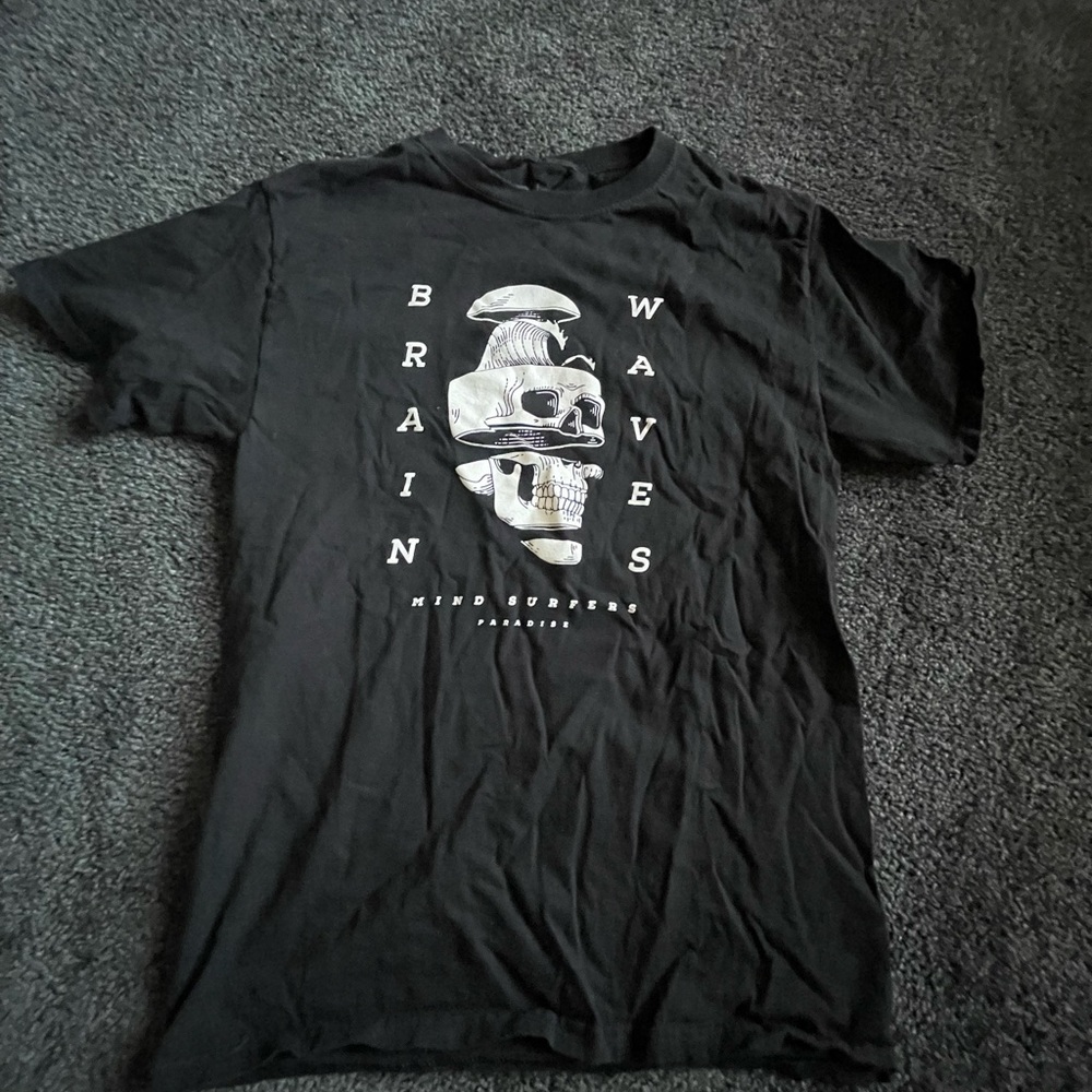 Black Graphic Tee with Brain Waves Skull Design